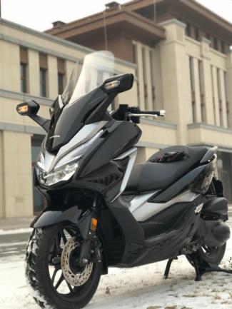 Honda Forza 350 Pedal Motorcycle